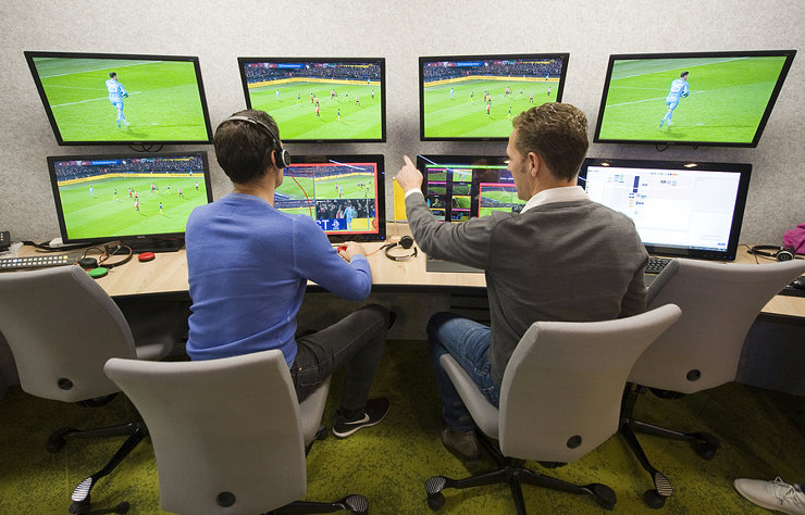 VAR Controllers